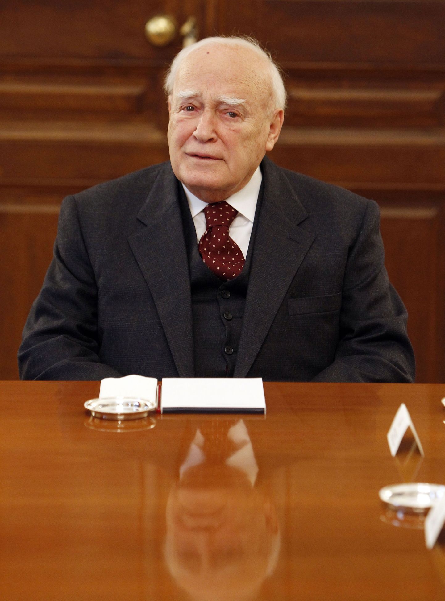 Kreeka president Karolos Papoulias