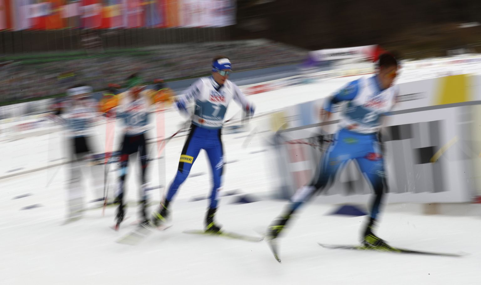 Kristjan Ilves (nr 7) sõitmas 10 km murdmaarajal.