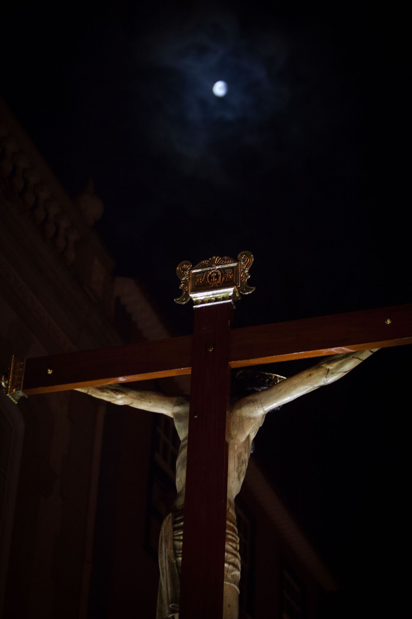 Itaalias tappis krutsifiksil olnud Jeesuse kuju mehe