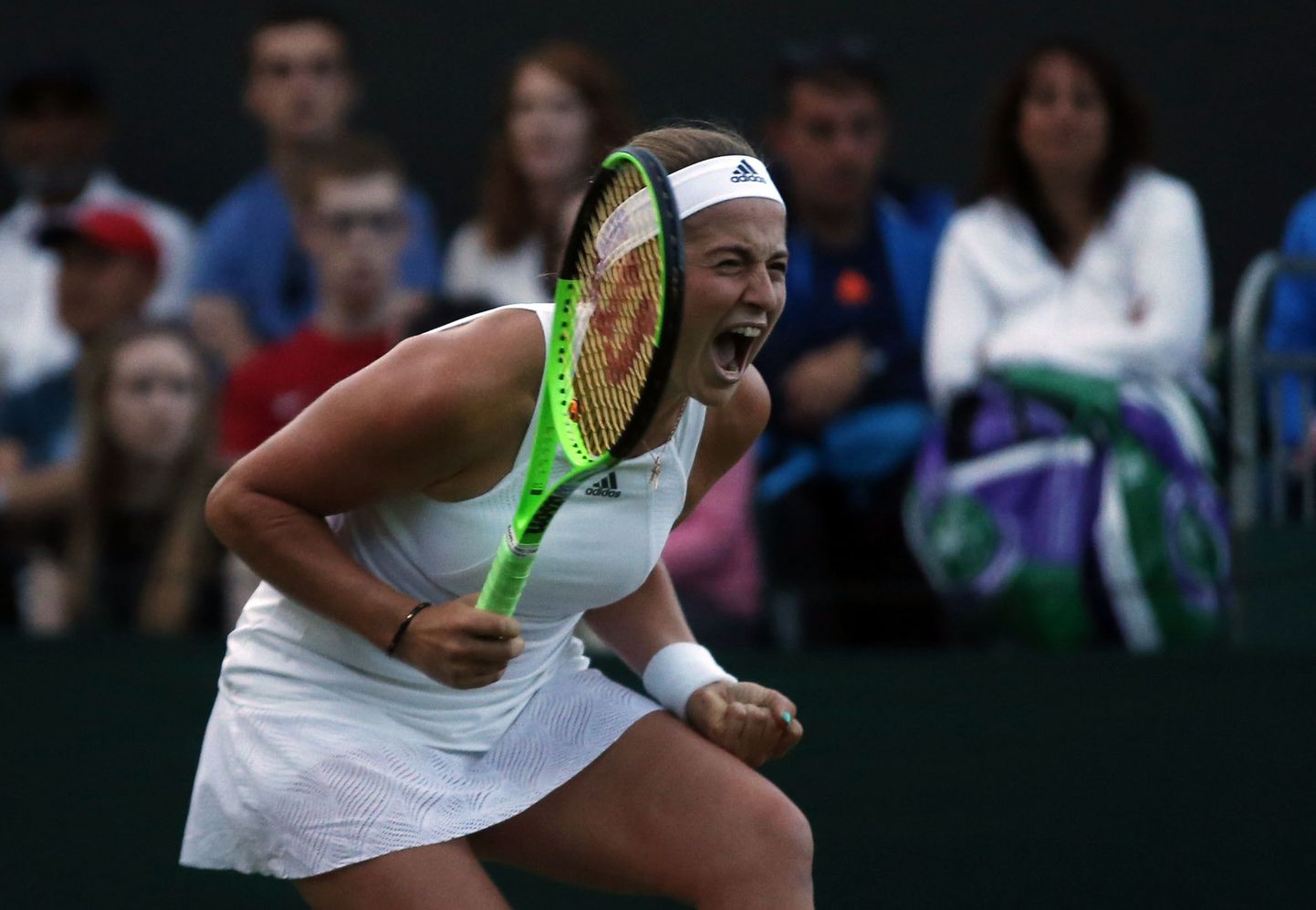 Jelena Ostapenko Wimbledonis rõõmustamas.