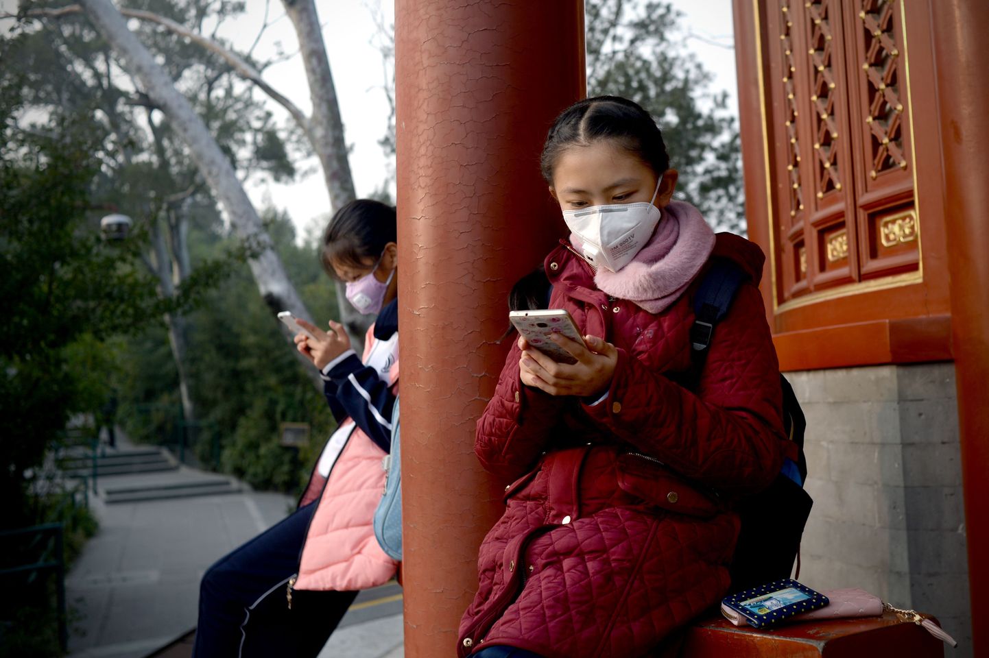Hiina õpilased kannavad sudu tõttu kaitsemaske