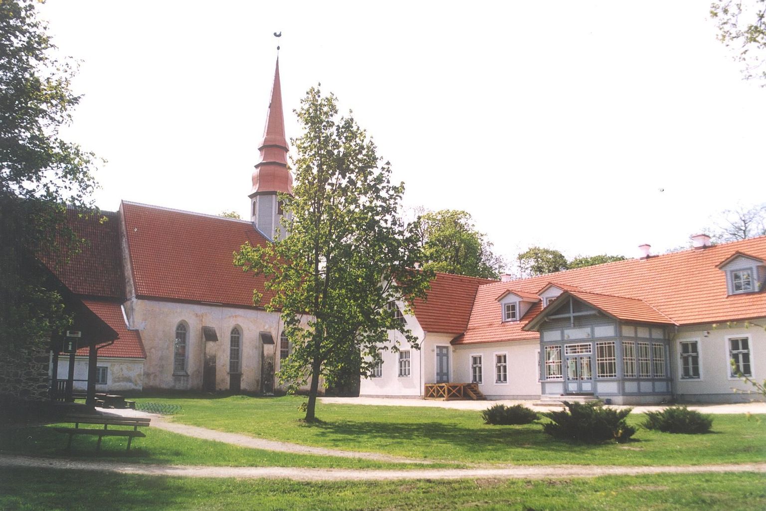 Palamuse kirik ja rahvamaja