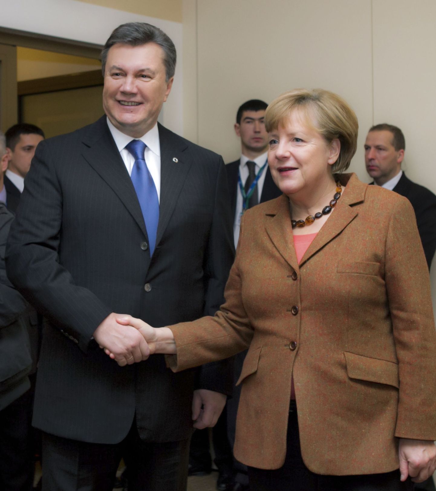 Saksa kantsler Angela Merkel koos Ukraina presidendi Viktor Janukovõtšiga täna Vilniuses.