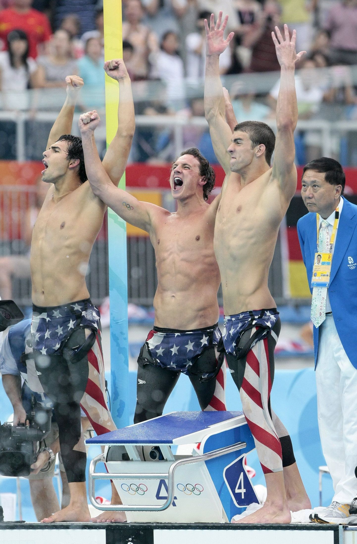 USA teateneliku liikmed (vasakult) Ricky Berens, Ryan Lochte ja Michael Phelps