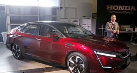 Honda uued vesinikautod jõudsid USAs esimeste huvilisteni