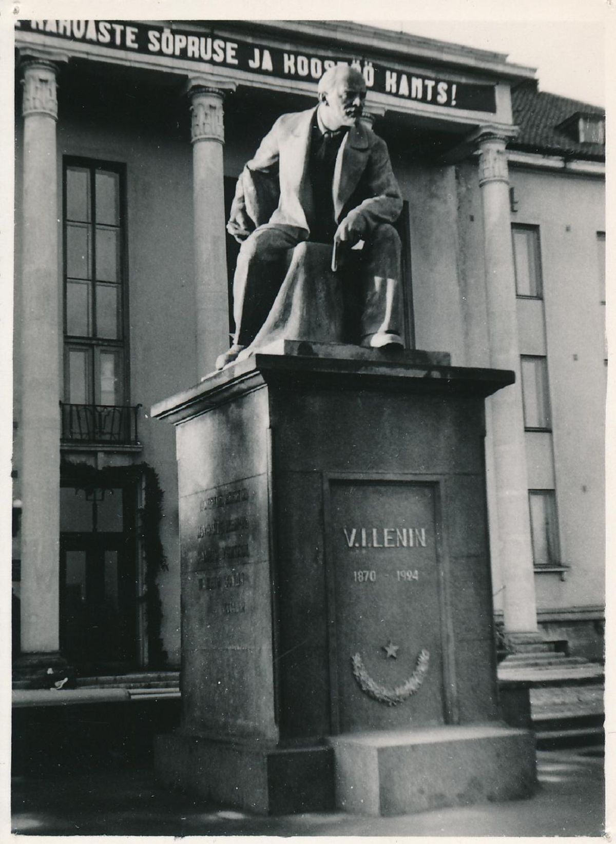 Lenini mälestusmärk Riia mäel 1949–1952.