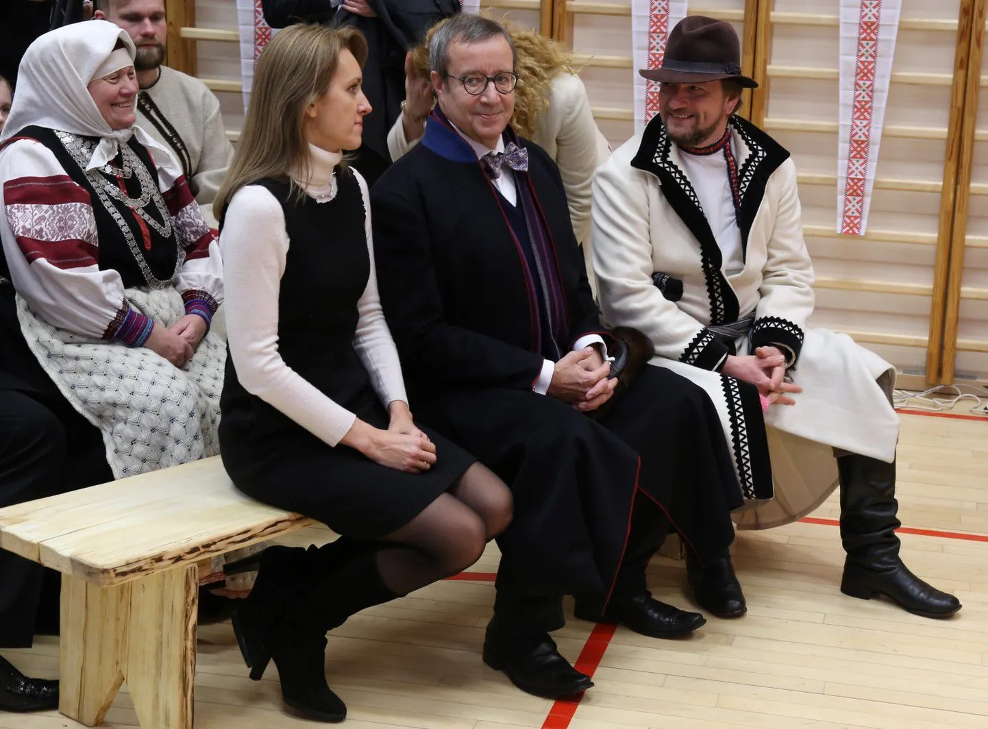 President Ilves osales Obinitsas soome-ugri kultuuripealinna aujärje üleandmisel koos abikaasa Ieva Ilvesega.