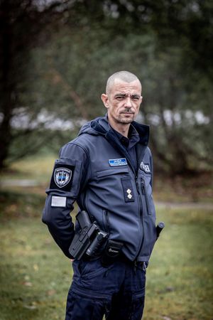 Piirkonnapoolitseiniku Janek Saharenko sõnul on nii pikalt kestnud ebameeldivas olukorras oleks kõige parem, kui naabrid üksteise olemasoluga lepiksid.