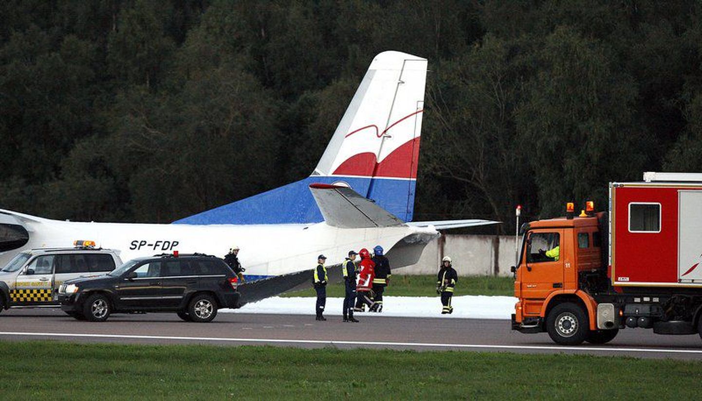 Kaubalennukil purunes Tallinna lennujaamast startimisel telik