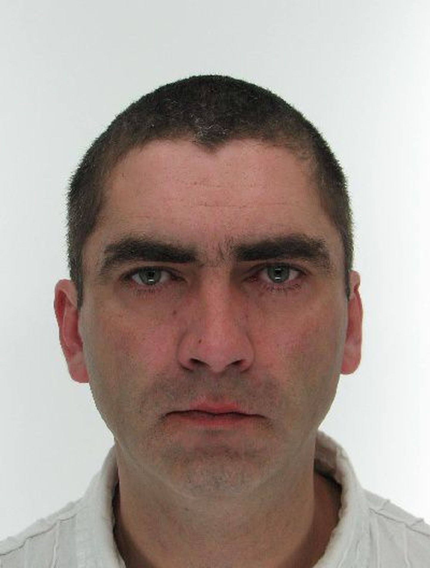 Полиция разыскивает 39-летнего Сергея.