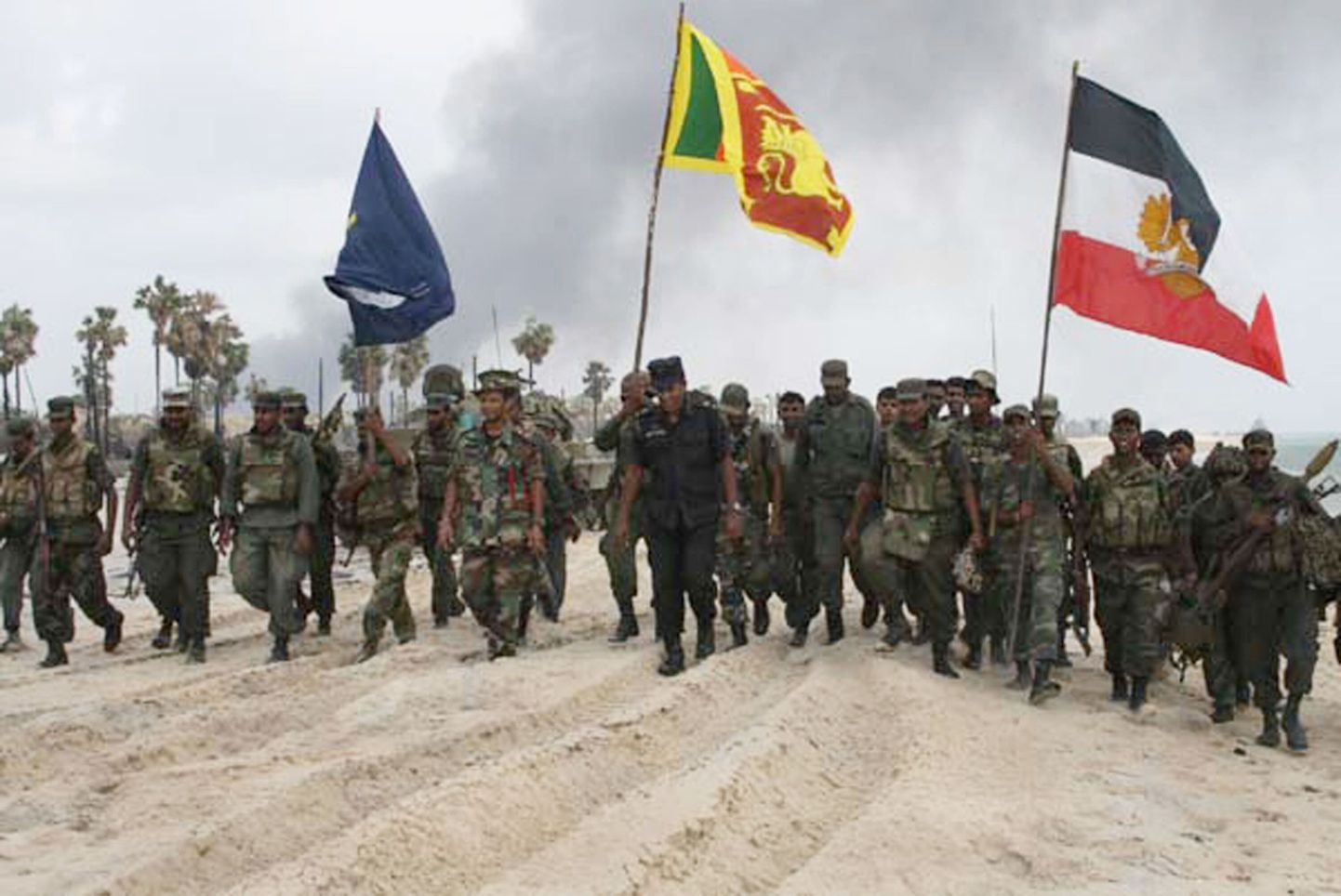 Võidukad Sri Lanka sõjaväelased pärast tamilite alistamist.