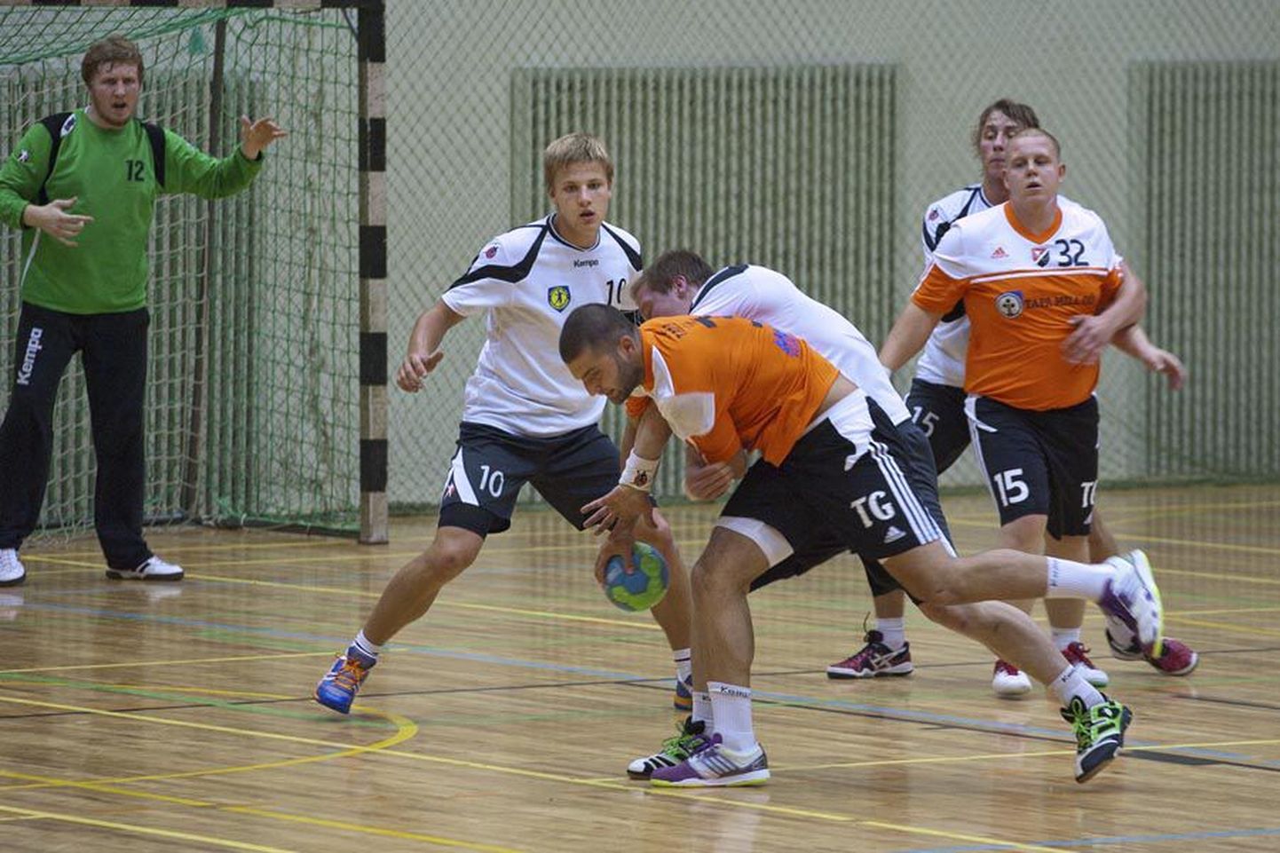Viljandi HC teenis Eesti käsipalli meistrivõistlustel võidu, alistades ülekaalukalt SK Tapa.