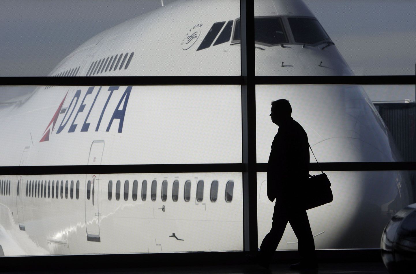 Delta Airline lennukist leiti salareisija surnukeha
