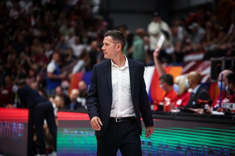 Lielbritānijas basketbola izlases galvenais treneris Neitans Renkings