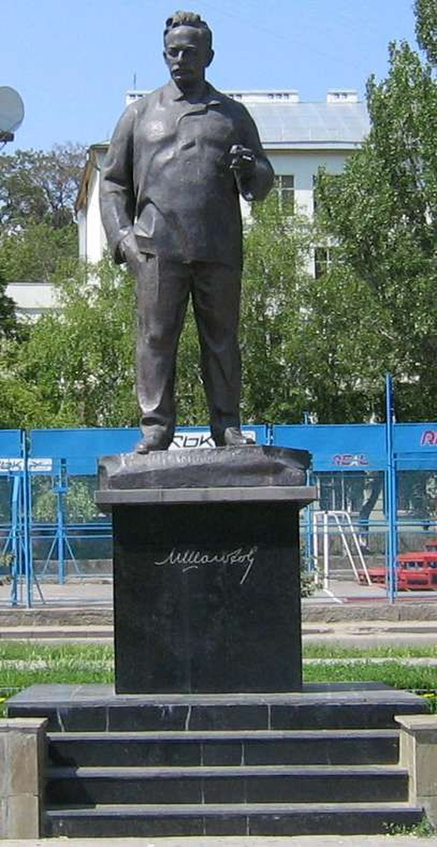 Mihhail Šolohhovi monument Doni-äärses Rostovis.