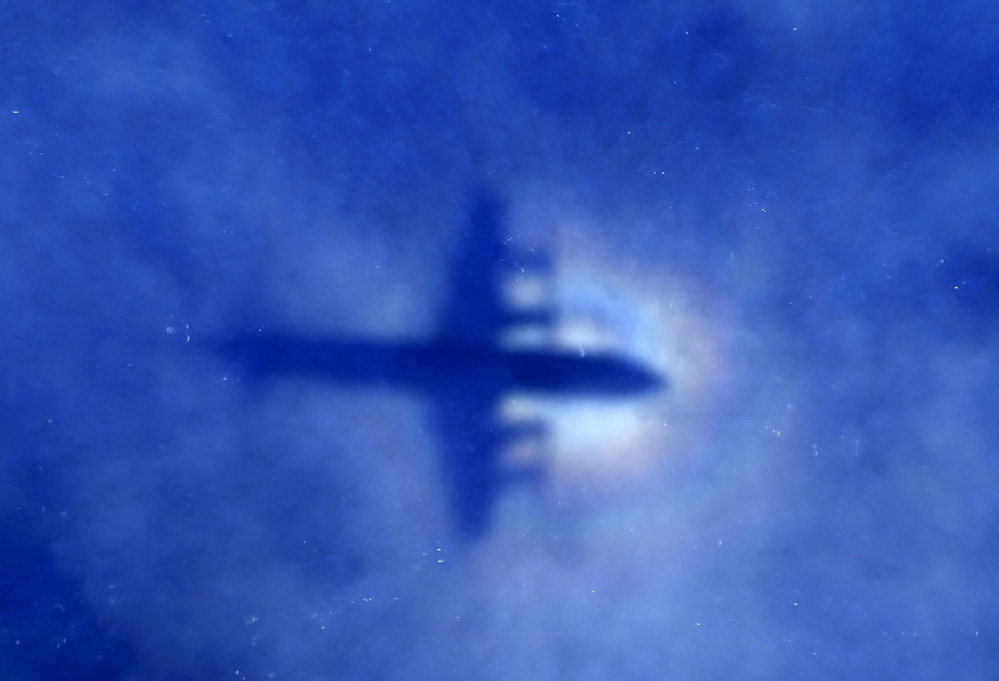 Boeing авиакомпании "Малайзийские авиалинии" при загадочных обстоятельствах бесследно исчез в начале марта 2014 года.