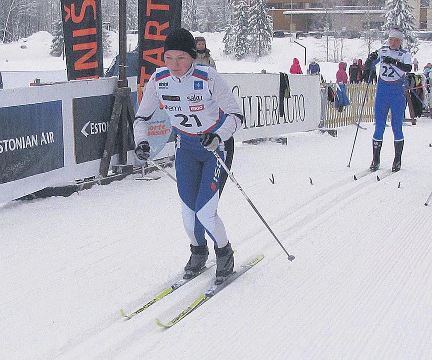 Viljandi spordikooli õpilane Heleene Tambet saavutas pühapäeval Holstre-Pollis peetud Eesti noorte meistrivõistluste teisel etapil N-18 võistlusklassis kolmanda koha.