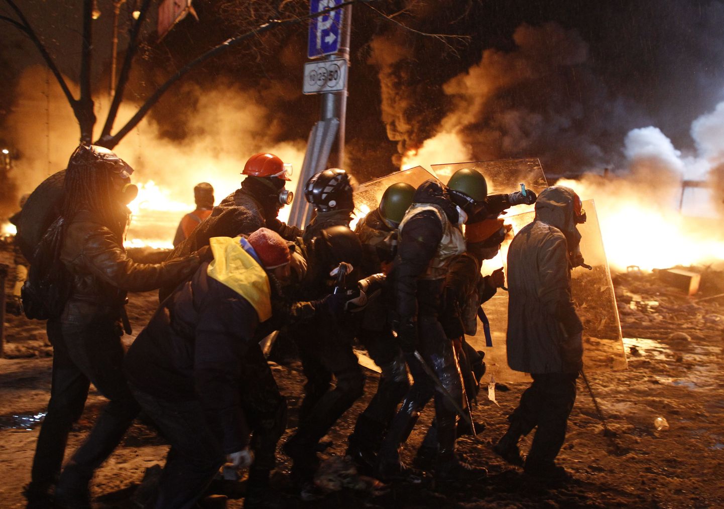 Массовые беспорядки в Киеве в феврале.