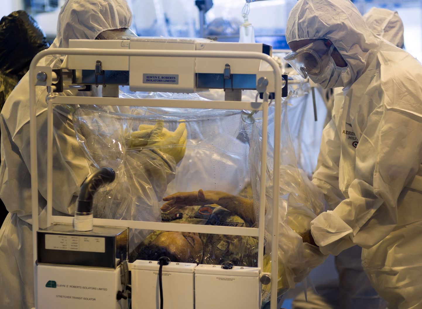 Ebola viirusesse nakatunud tervishoiutöötajaid jt on transporditud ka Aafrikast Euroopasse ravile.