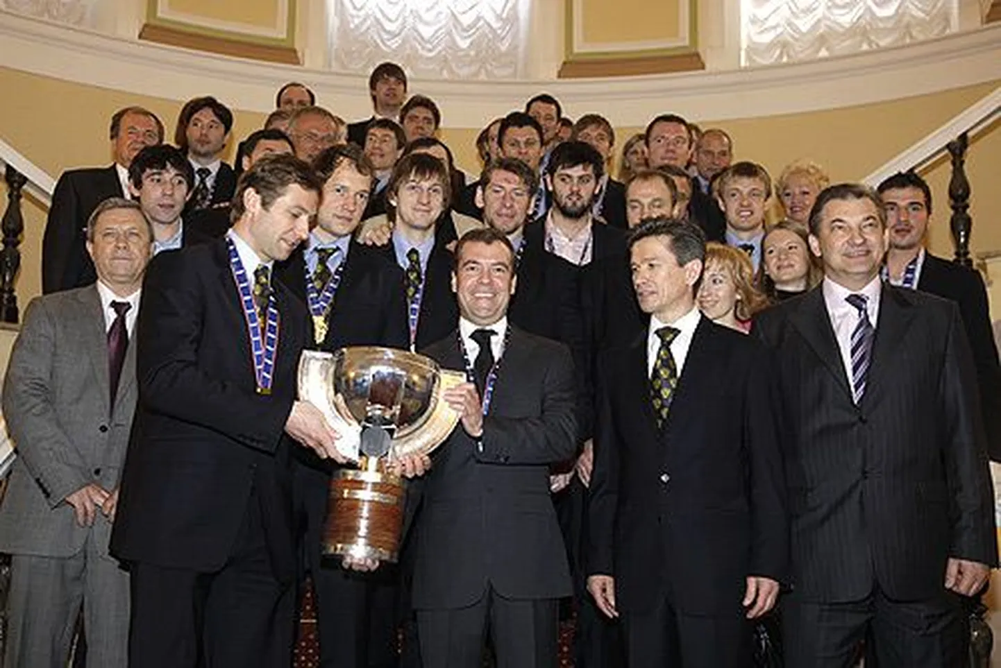 Медведев принял в Кремле хоккеистов и тренеров сборной России.