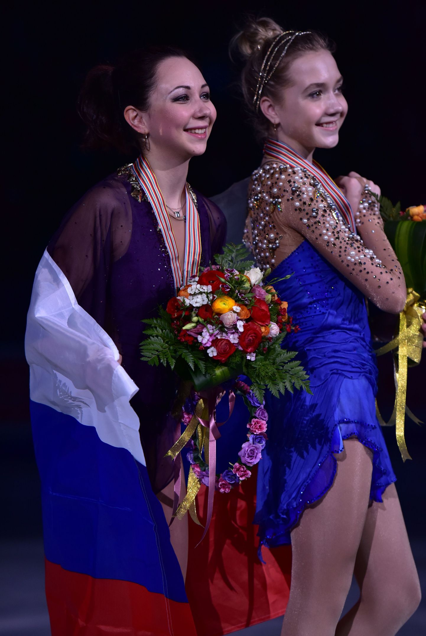 Елизавета Туктамышева и Елена Радионова (справа) во время церемонии награждения.