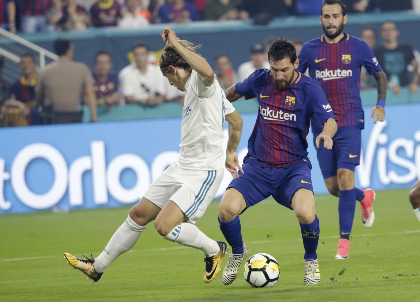 Lionel Messi (palliga) avas igipõlise rivaali Madridi Reali vastu skoori juba kolmandal mänguminutil.
