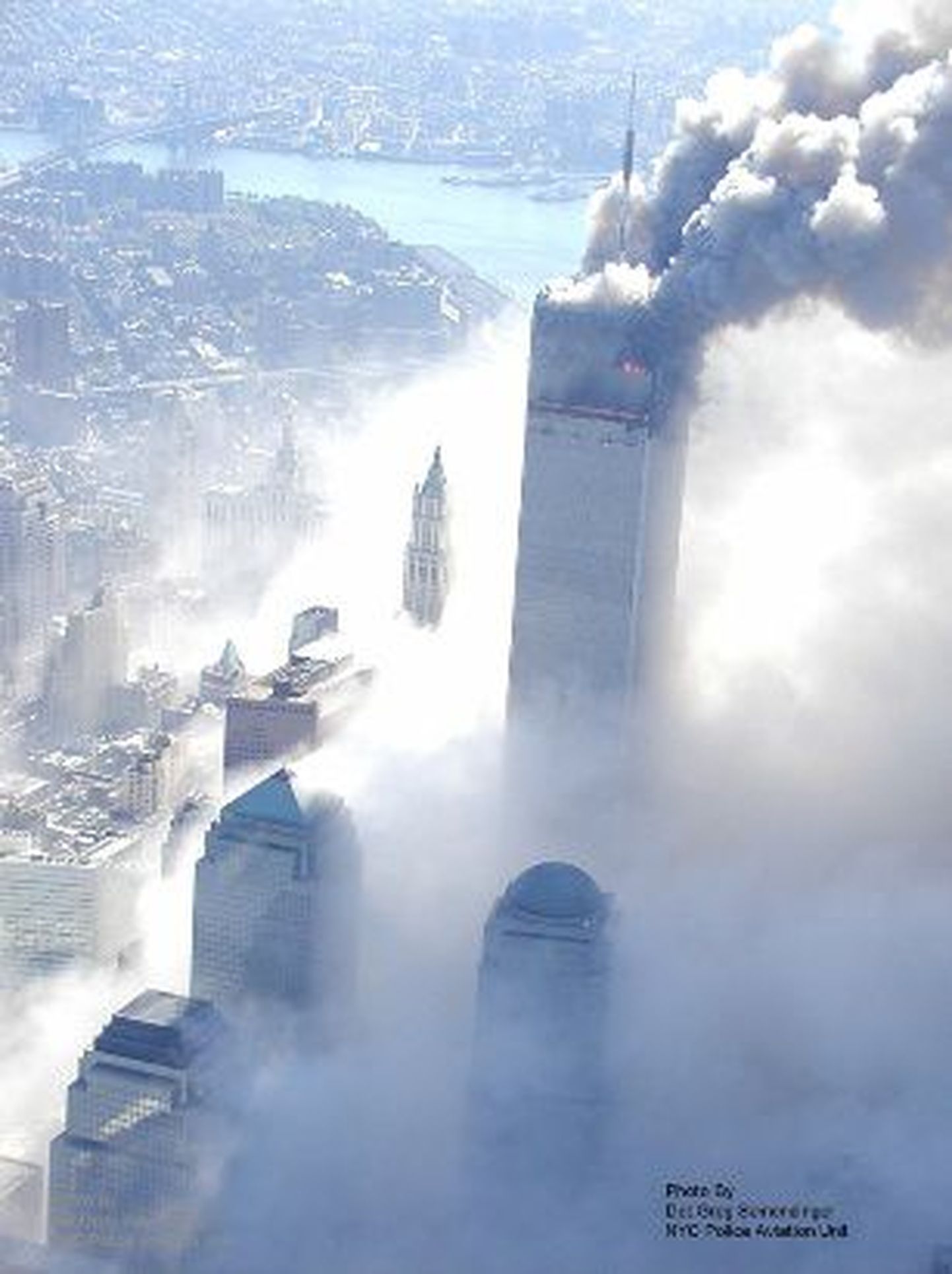 Аэрофотосьемка терракта 11 сентября 2001.