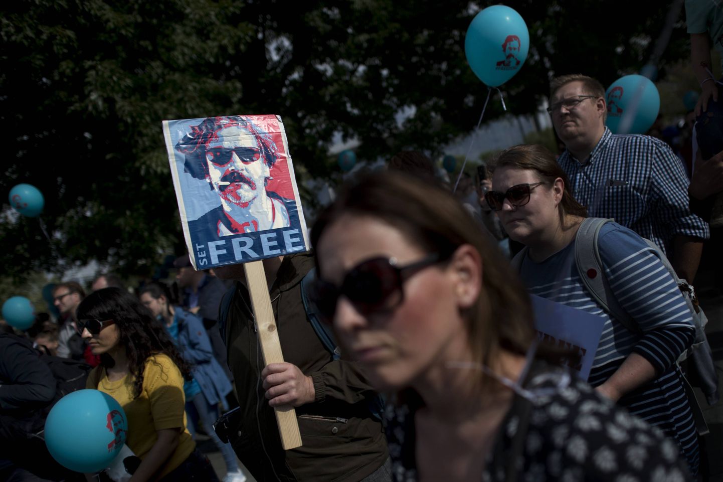 Meeleavaldajad nõuavad möödunud pühapäeval Berliinis ajakirjanik Deniz Yüceli vabastamist.