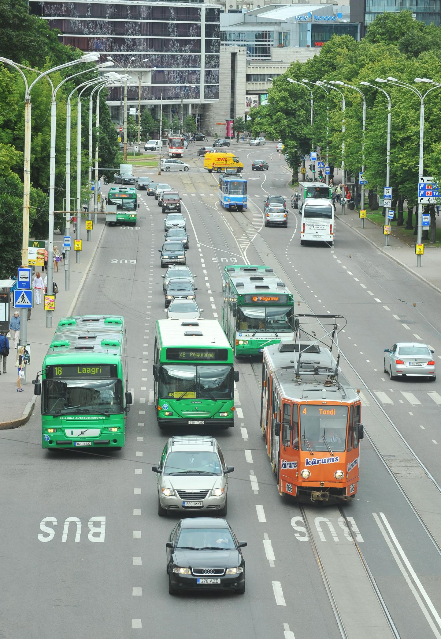 Bussirajad Pärnu maanteel.
