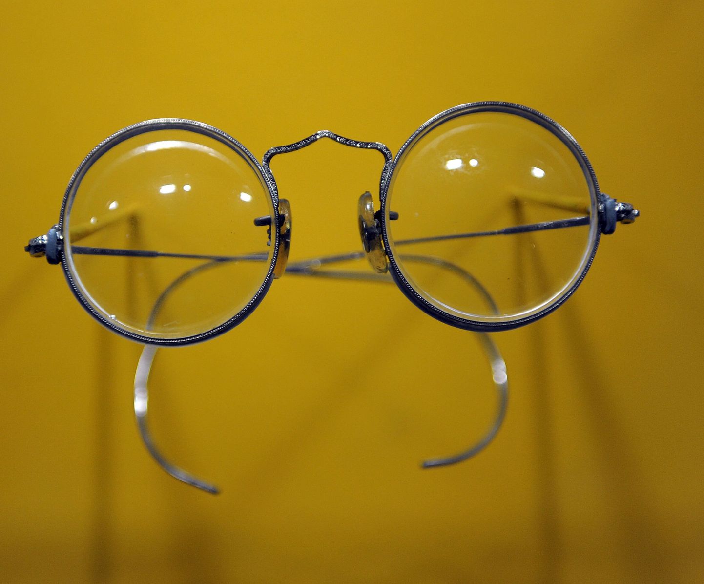 John Lennoni prillid, mida ta kandis oma mahalaskmise päeval