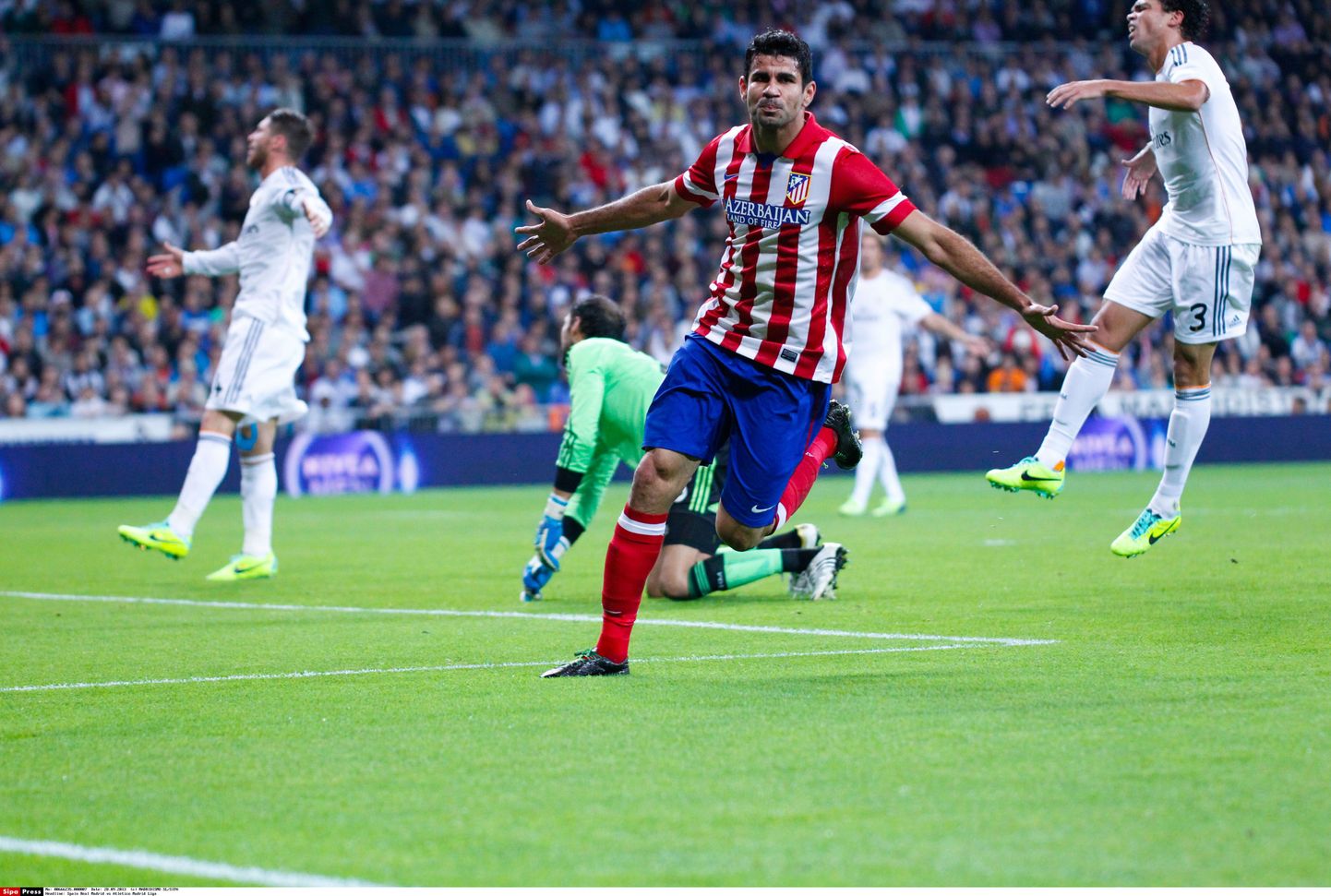 Diego Costa tähistamas Madridi Reali vastu löödud väravat.