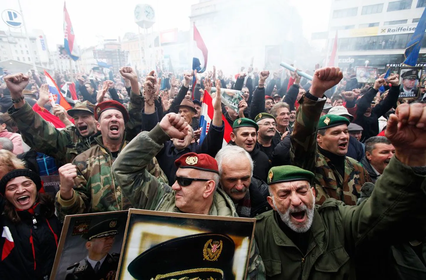 Umbes 10 000 inimest tulid möödunud aasta 16. novembril Zagrebi tänavatele tähistama, kui ÜRO tribunali otsusega vabastati vanglast sõjaaegsed kindralid Ante Gotovina ja Mladen Markač, keda kodumaal peetakse rahvuskangelasteks.