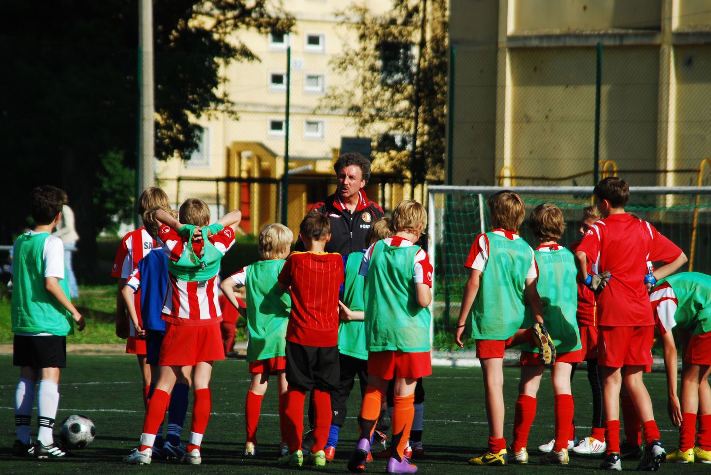 Noorte jalgpallitreening Tartus.