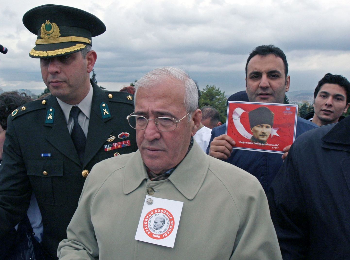 Türgi paramilitaarsete jõudude endine komandör Sener Eruygur valitsusvastasel protestimarsil Ankaras.