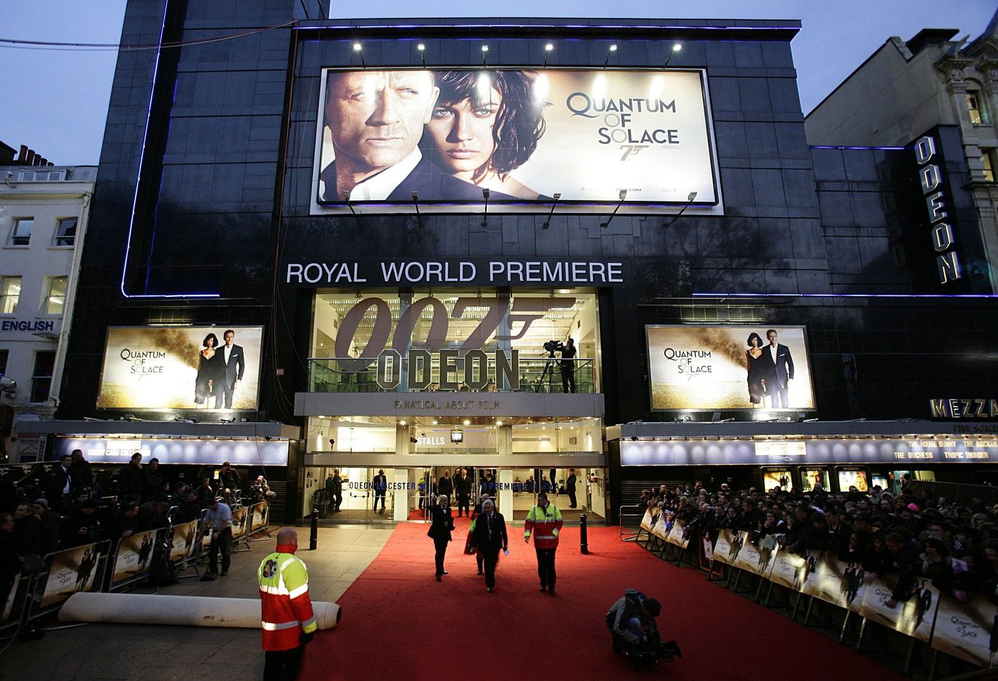 Uue Bondi filmi «Quantum of Solace» (007: Veidi lohutust)esilinastus Londonis.