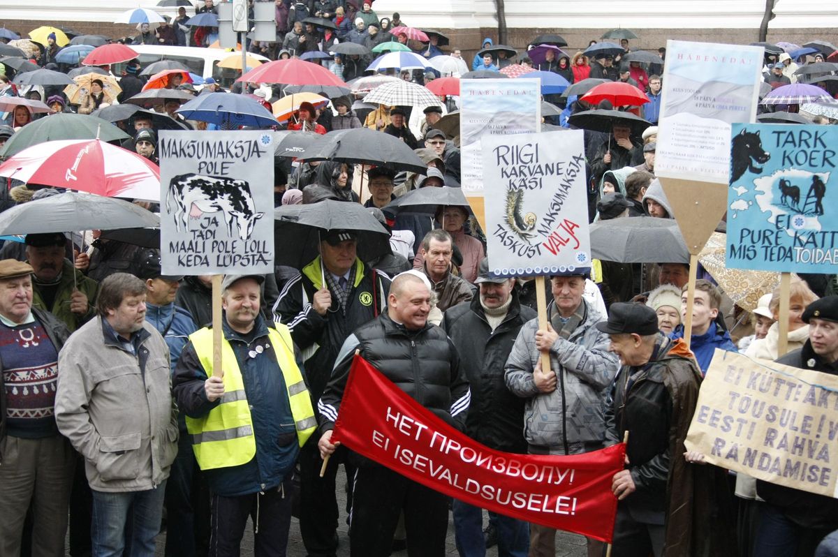 EKRE korraldatud meeleavaldus kavandatud aktsiisitõusude vastu Toompeal.
