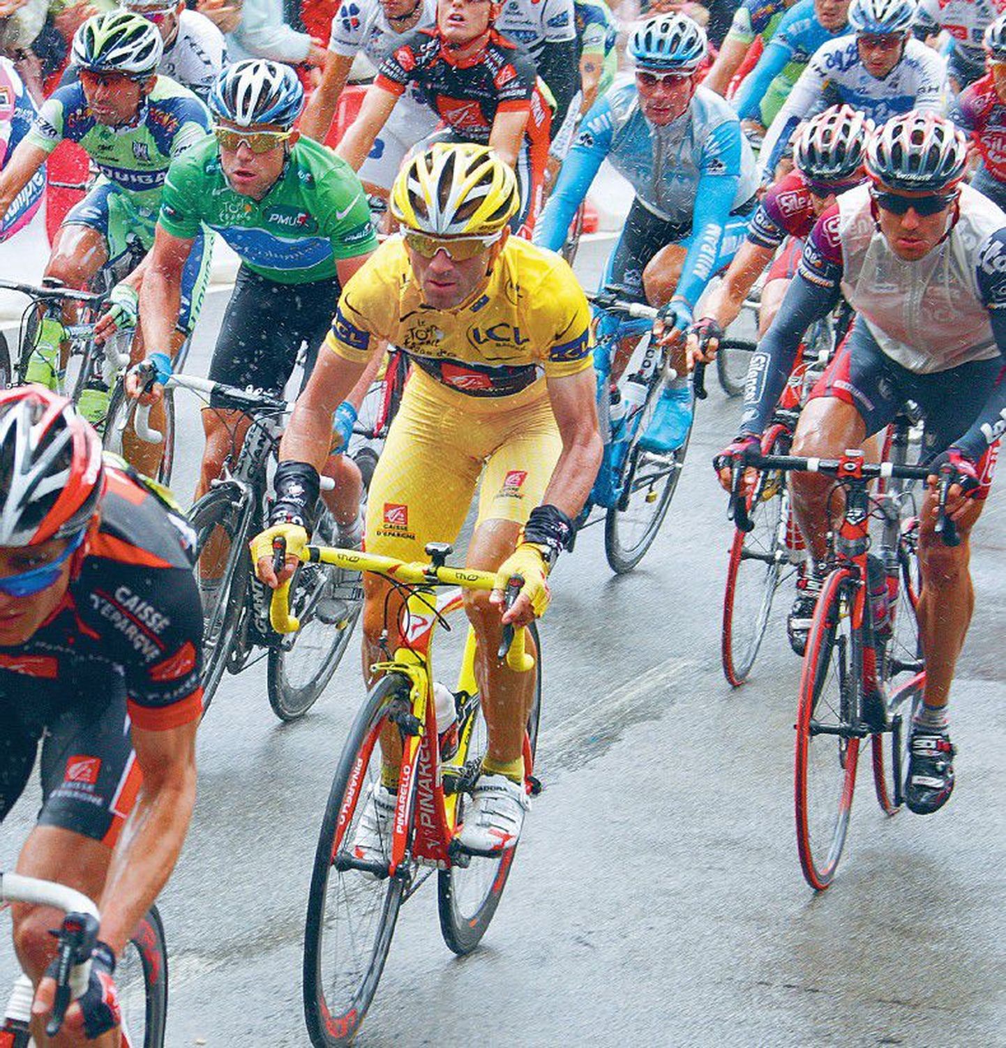 Tour de France`il osalevad jalgrattatiimid tahavad spordialas valitsevaid süsteeme enda äranägemise järgi mugandada.