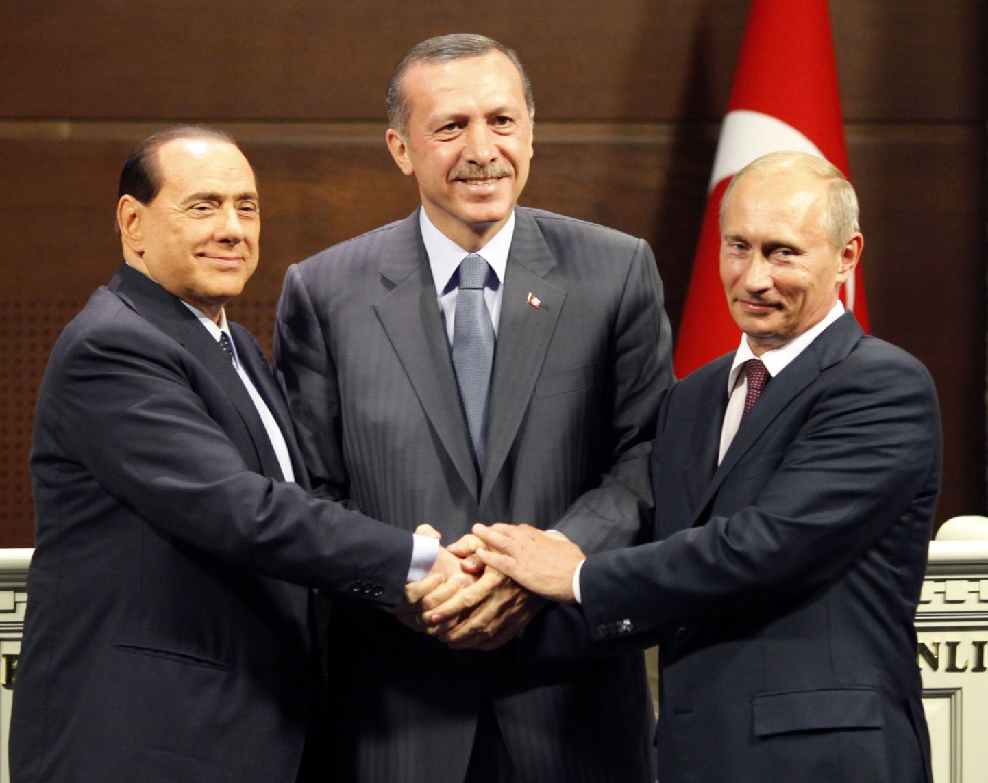 Õnnepäevil: Silvio Berlusconi, Recep Tayyip Erdoğan ja Vladimir Putin 2009. aastal Ankaras.
