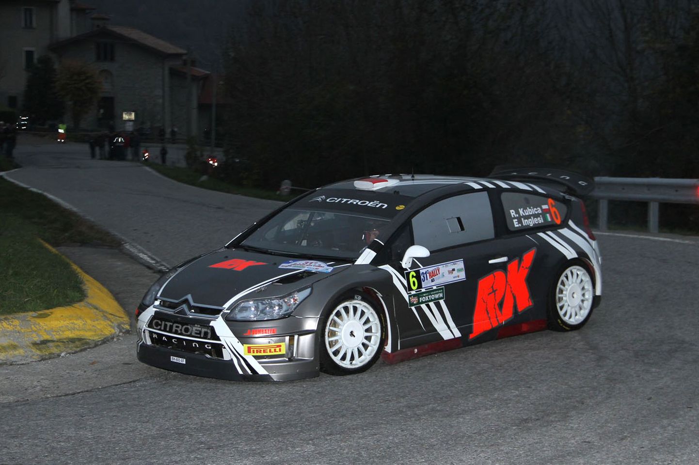 Robert Kubica Citroen C4 WRC roolis.