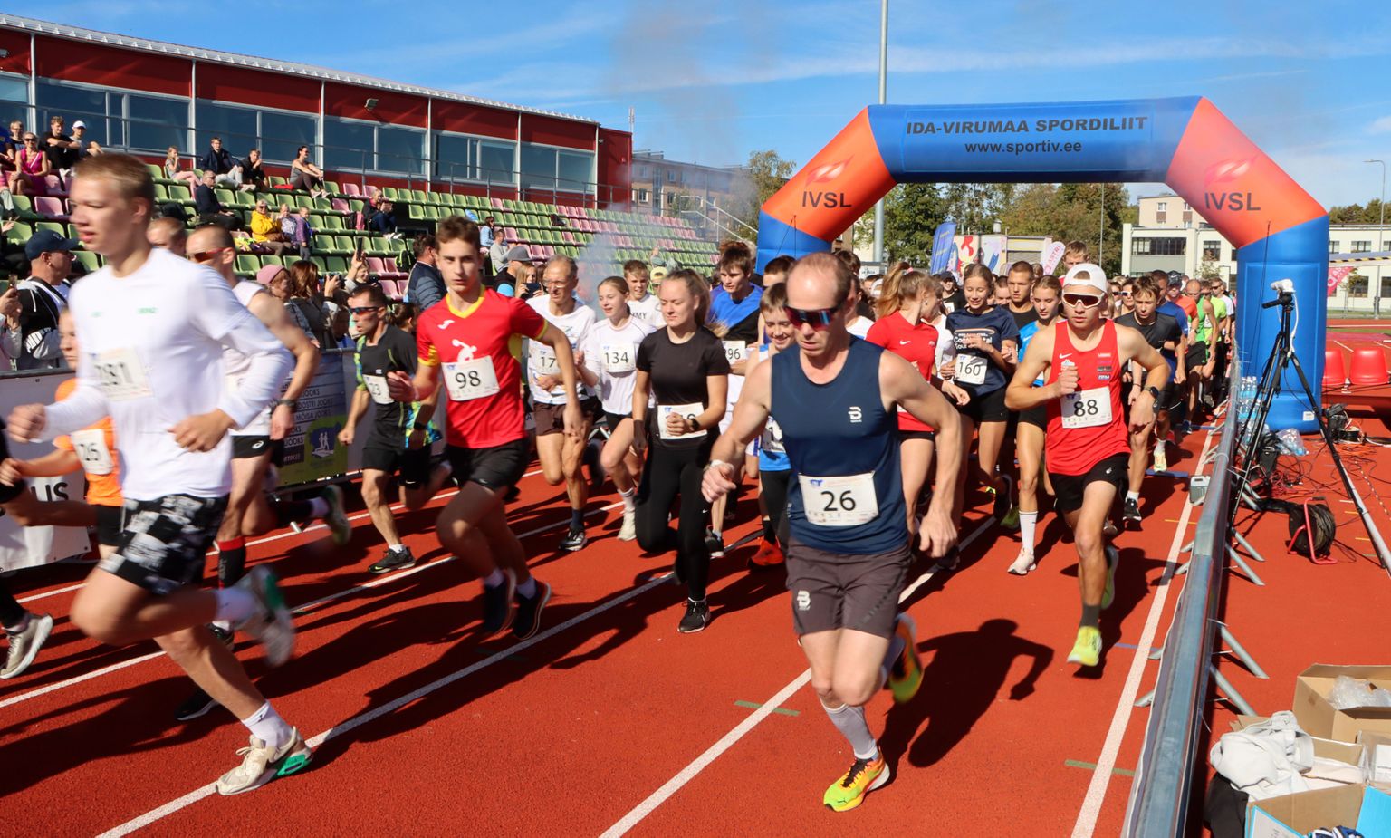 5 km ja 10 km rajale startis Heino Lipu staadionil korraga üle 250 jooksja ja kõndija.