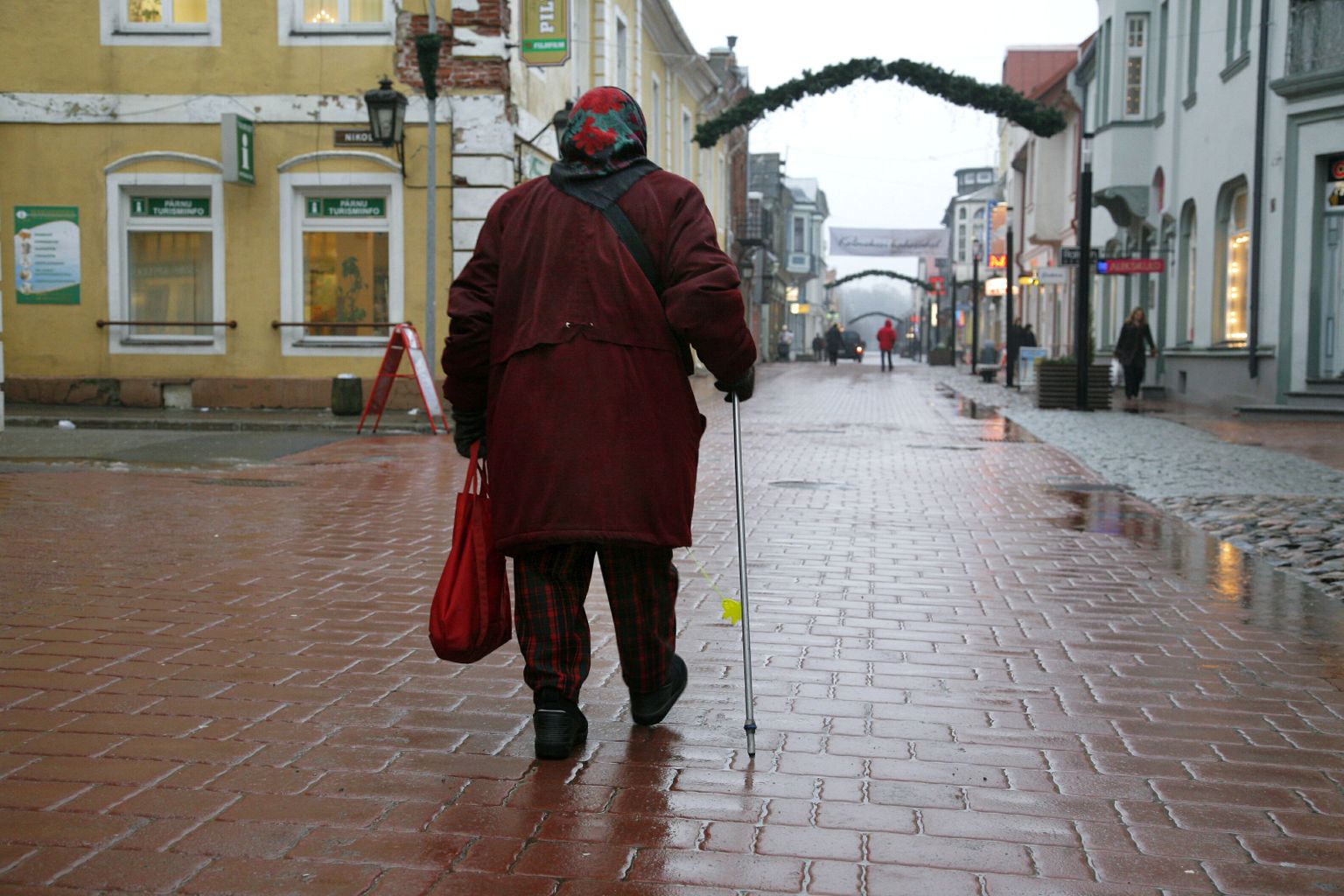 Liigesehaigused panevad abivahendeid kasutama.