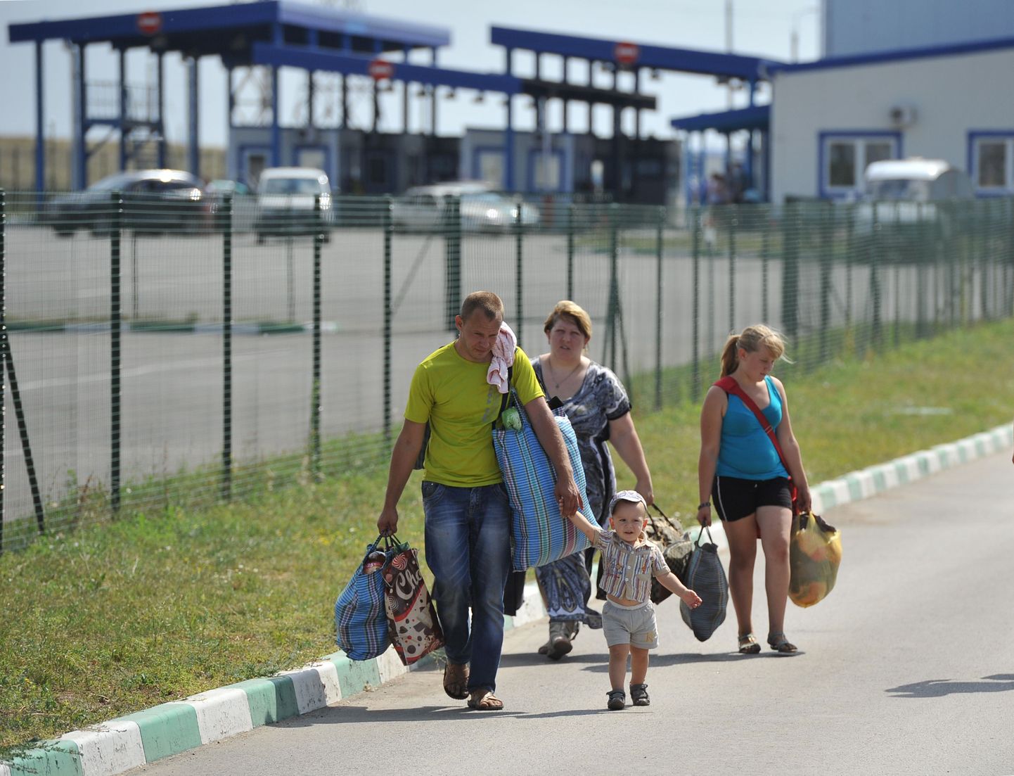 Ida-Ukrainast lahkuvad inimesed