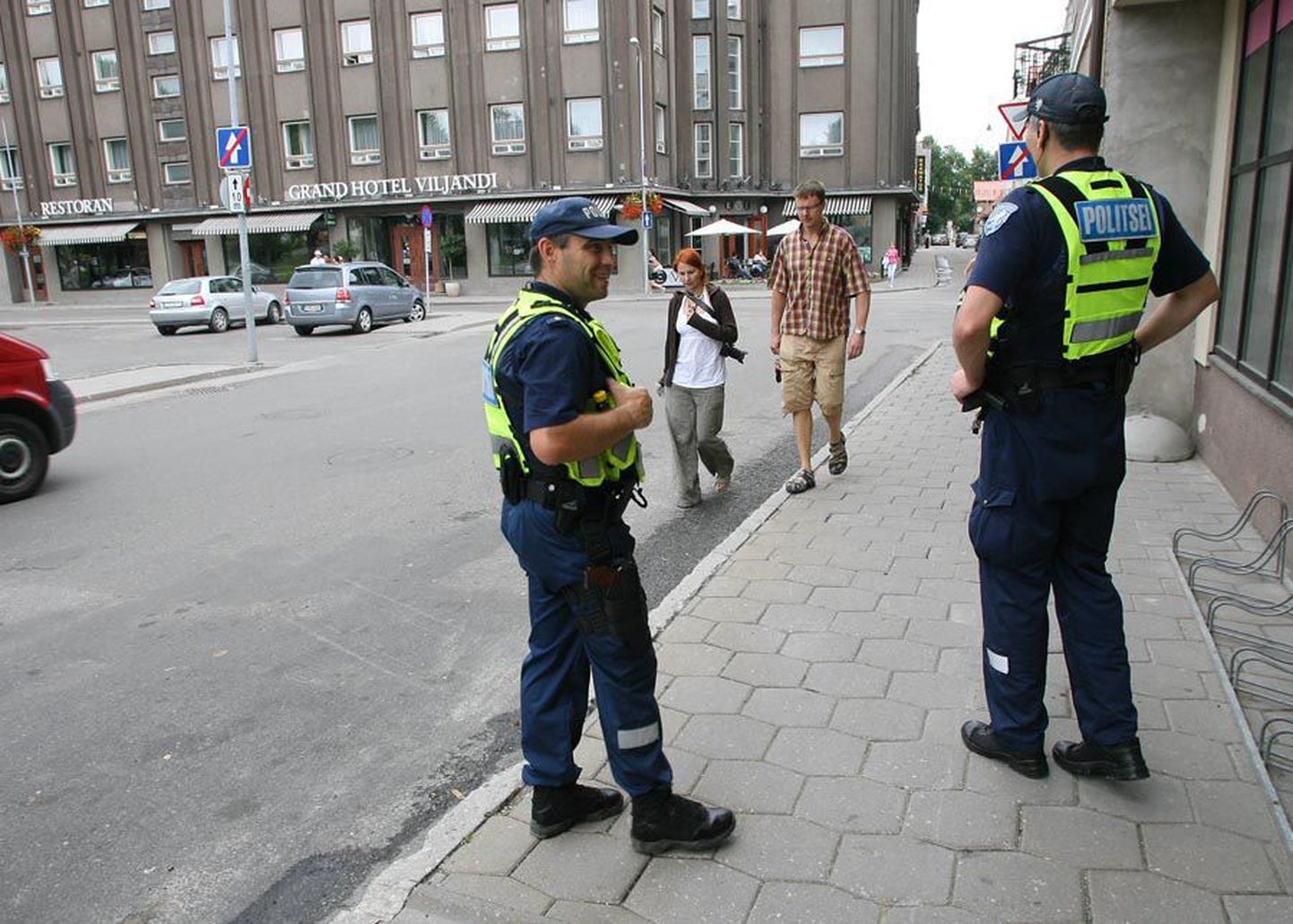 Folgipeo ajal liigub tänavatel tavalisest tunduvalt enam politseinikke.