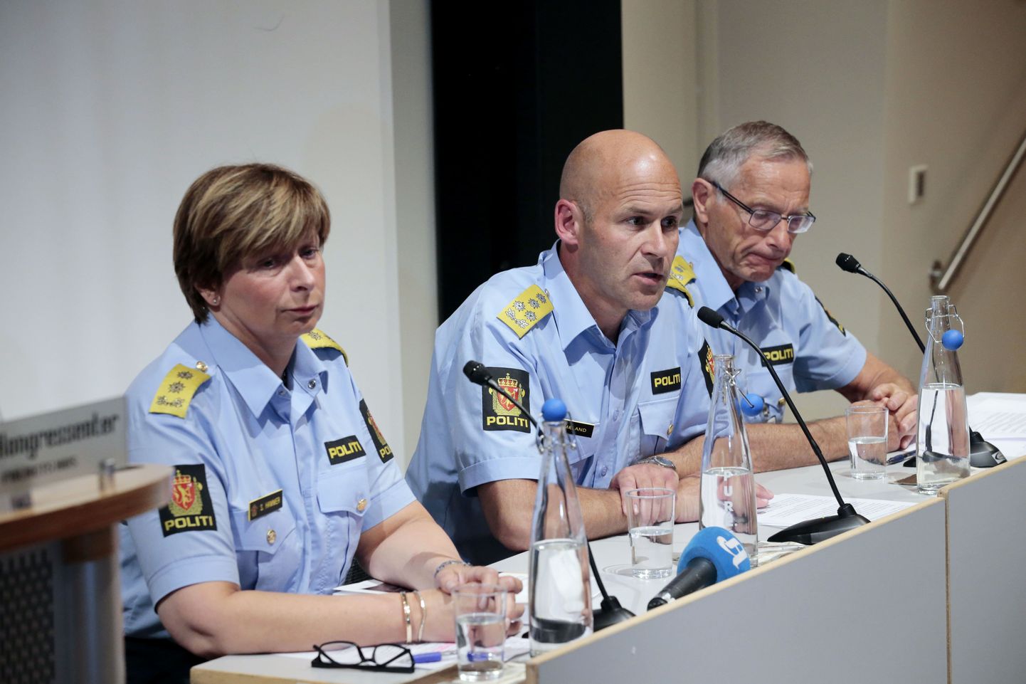 Norra politseijuht Øystein Mæland (keskel)