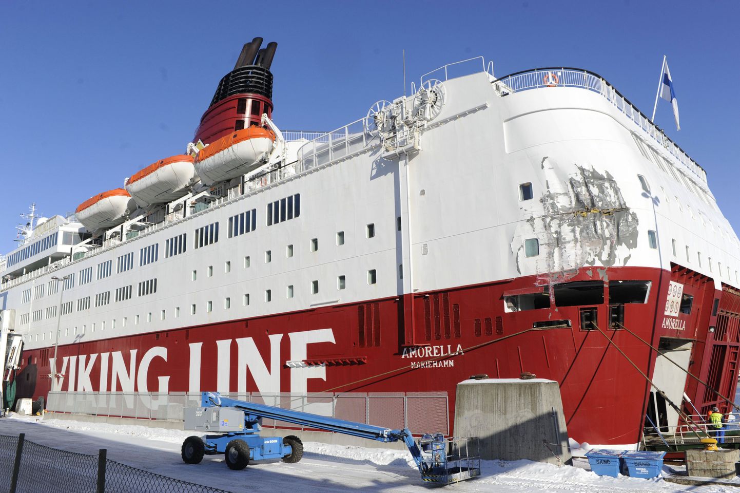 Viking Line'i reisiparvlaev Amorella Stockholmi sadamas.