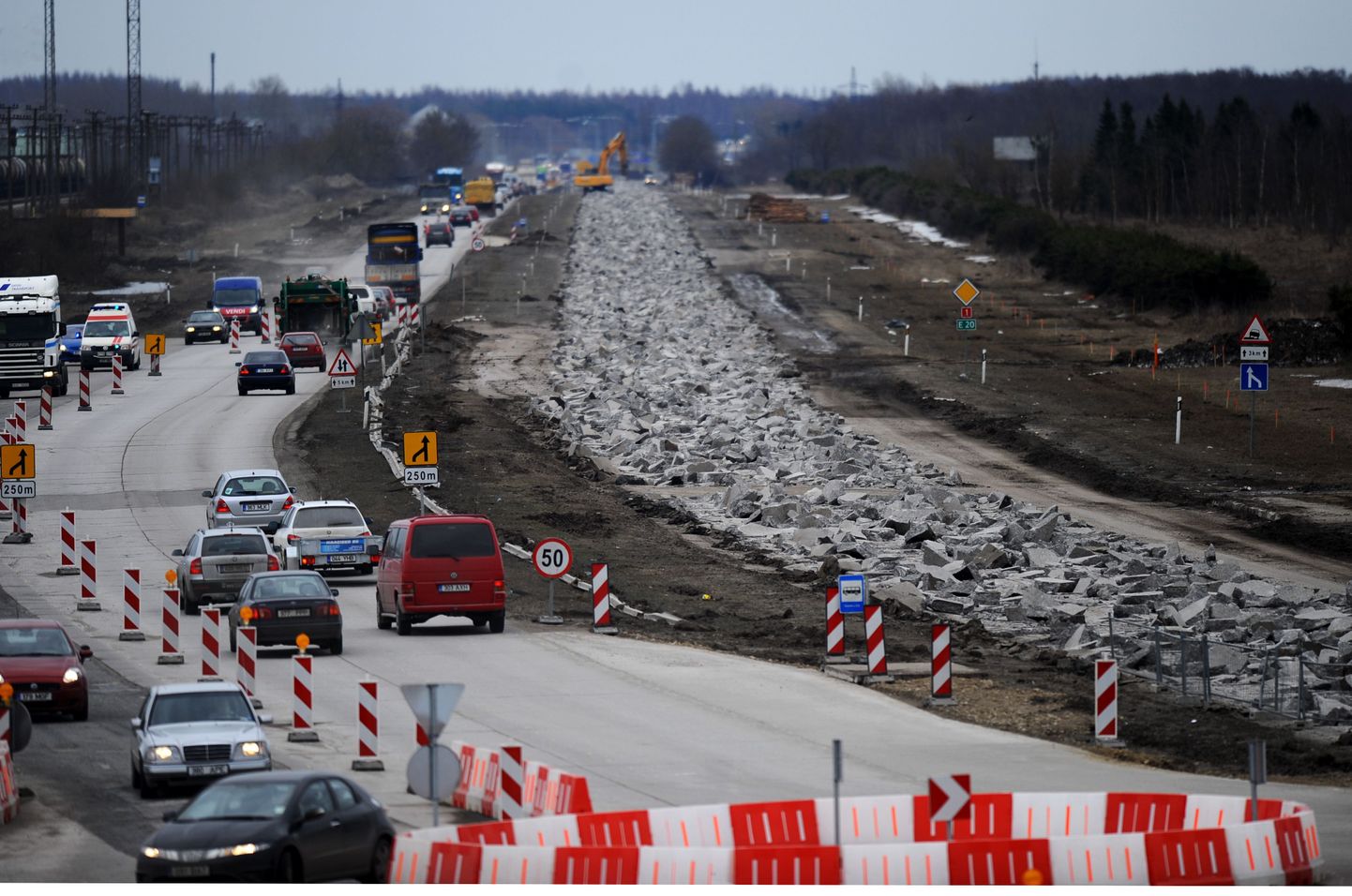 Строительство на Нарвском шоссе, на отрезке между Таллинном и Маарду в начале апреля 2010 года.