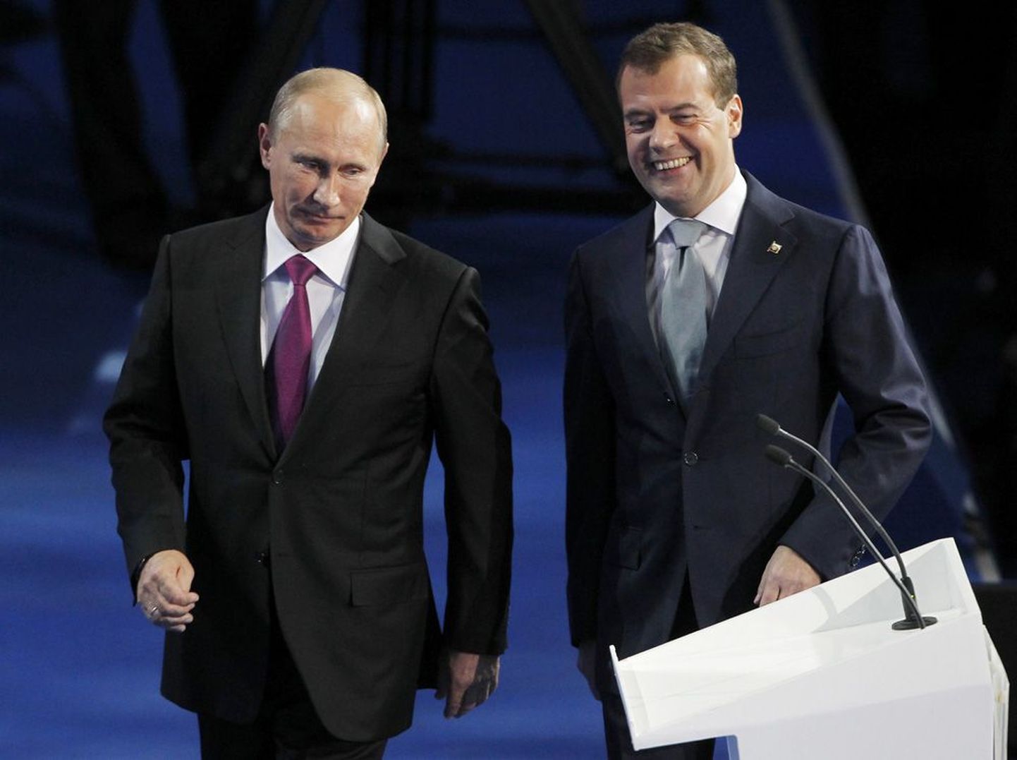 Kui Vladimir Putin (vasakul) jätkab presidendina veel 12 aastat ehk 2024. aastani, on ta Venemaa eesotsas kokku 20 aastat. Pärast Stalinit pole keegi nii kaua Venemaa riigitüüri juures püsinud. Medvedevist saab Venemaa esimene  ühe ametiajaga president.