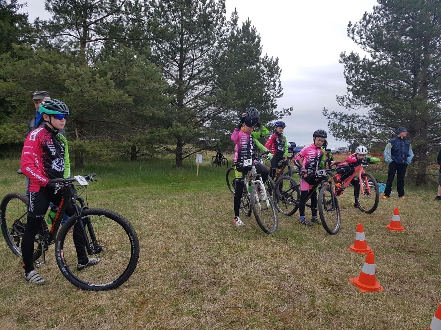 Spordiklubi Rakke liikmed saavad rõõmustada. Peagi märgistuse saavad Linnamäe terviserajad on plaanide järgi augustiks lõpuni valmis.