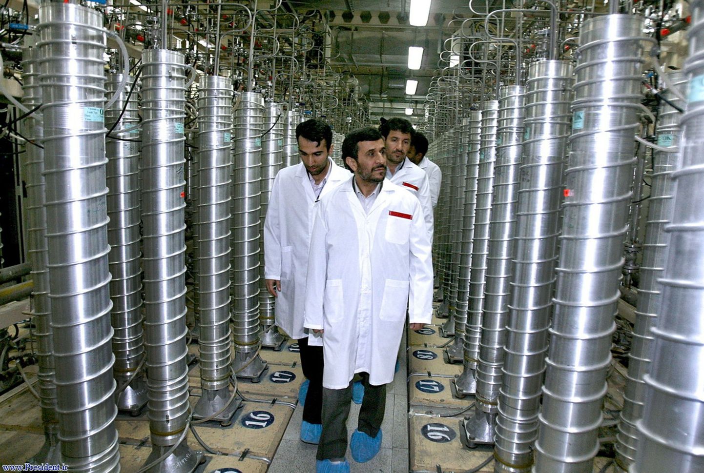 Махмуд Ахмадинежад посещает один из ядерных объектов Ирана
