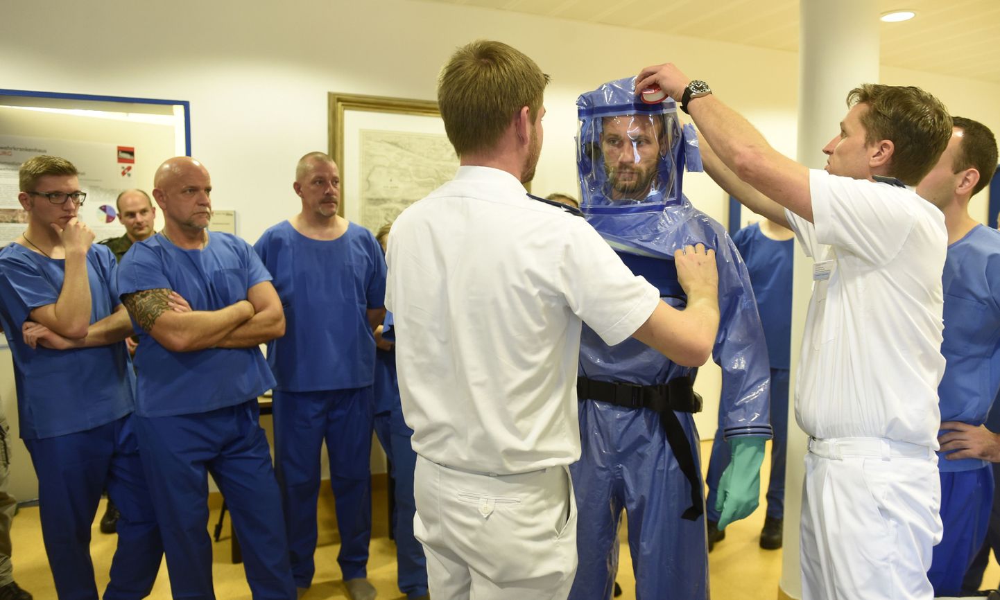 Saksa meditsiinitöötajad õpivad Hamburgis ohtlike nakkushaigustega tegelemist.